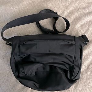 Lululemon Women’s All Night Festival Bag - Black